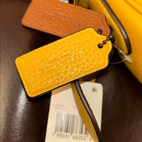 Coach Luna shoulder handbag in Flax - Picture 8 of 10